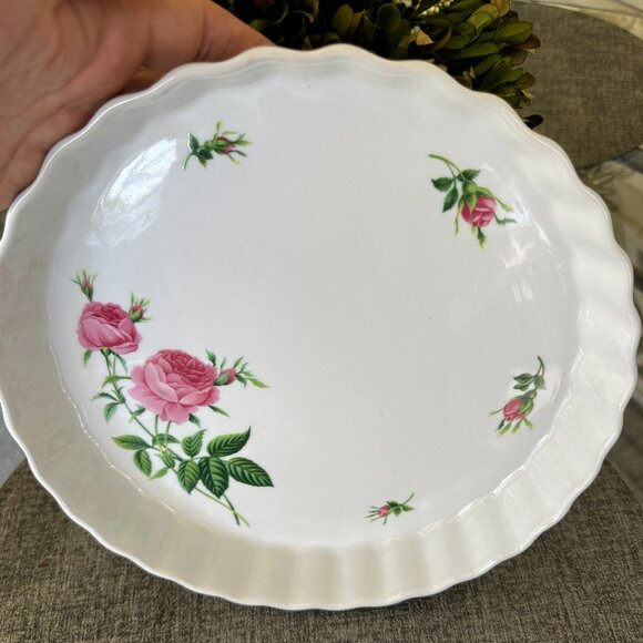Christineholm 9 1/2" Porcelain Rose Pattern Quiche/Pie Baking Dish - Picture 4 of 7